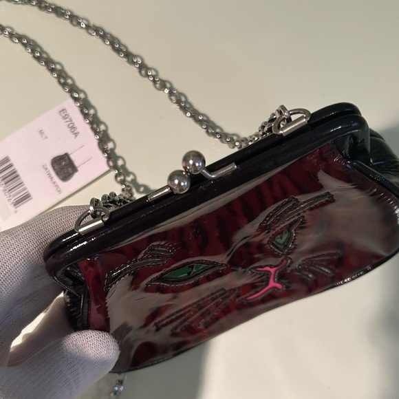 Brighton Cat Patent Kiss-lock Coin Crossbody with Silver Chain - Picture 4 of 8